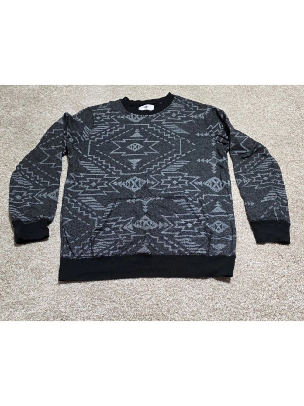 On The Byas Geometric Black Gray Men’s Pullover Sweater Size Medium